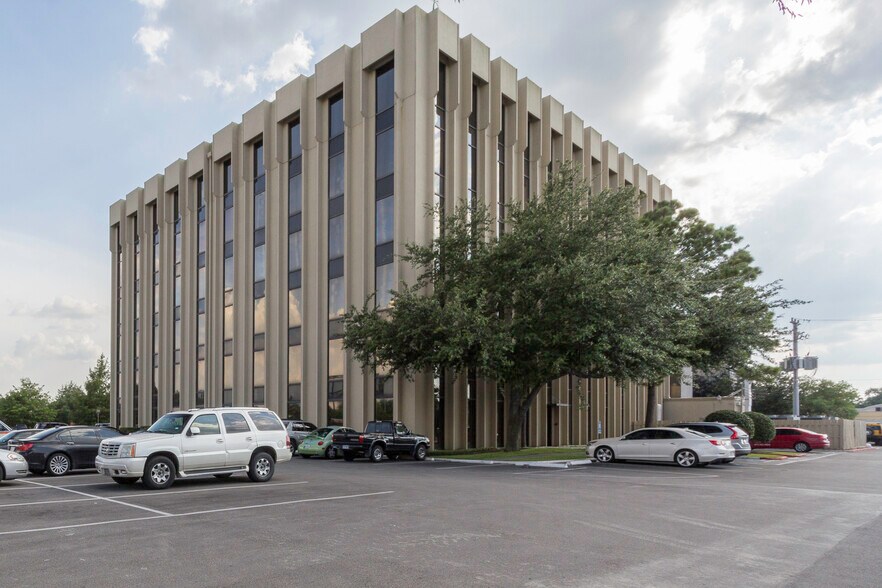 More Photos Of 6420 Richmond Ave, Houston Office For Lease