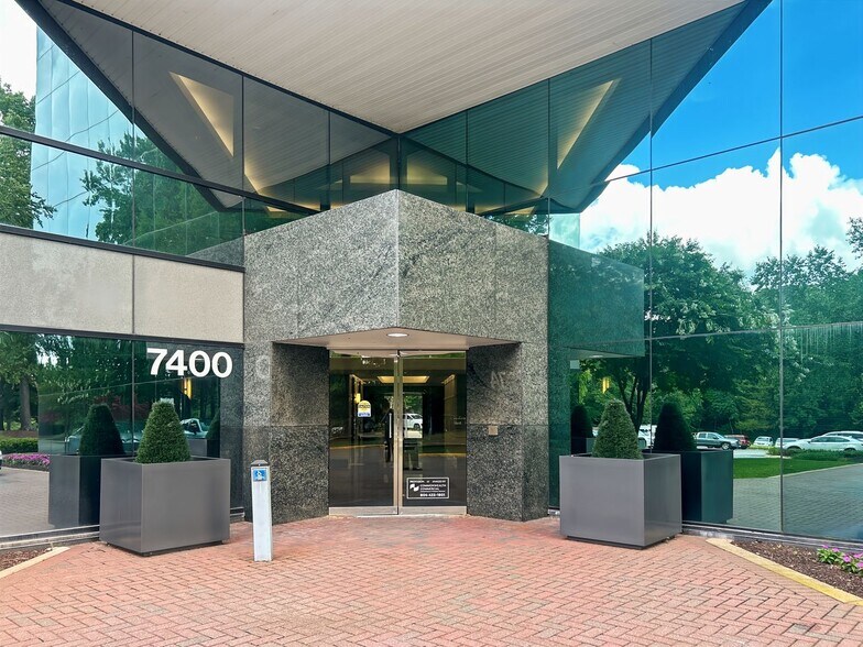 More Photos Of 7400 Beaufont Springs Dr, Richmond Coworking Space