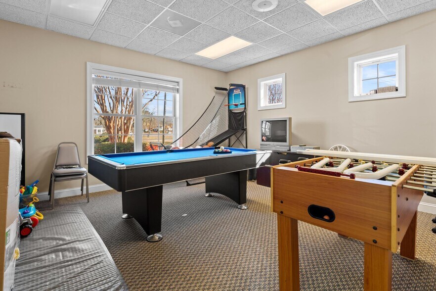 More Photos Of 6540 Brevard Rd, Etowah Office For Sale