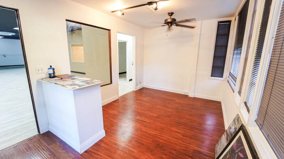 More Photos Of 1900 E Warner Ave, Santa Ana Light Manufacturing For Lease