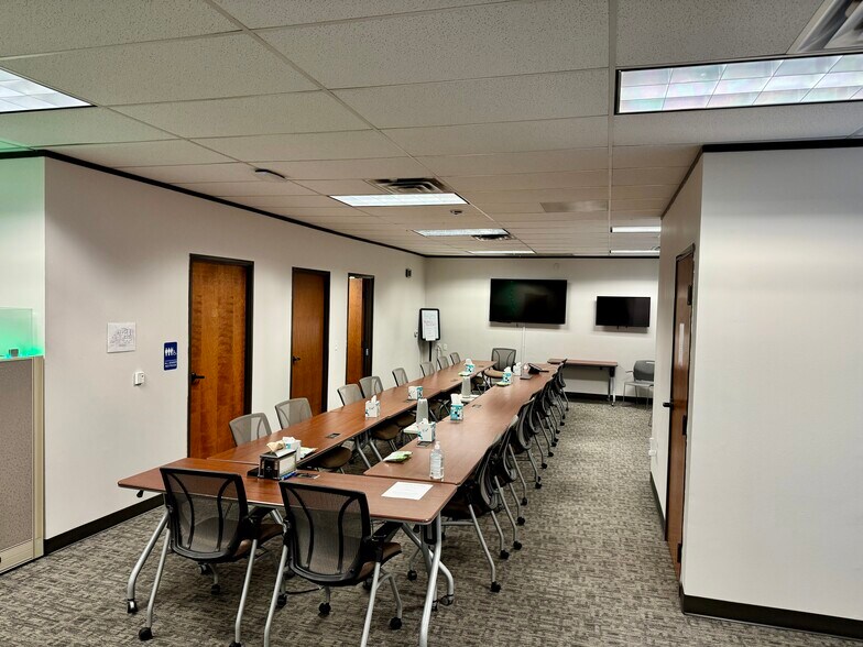 More Photos Of 4604 S Lamar Blvd, Austin Medical For Lease