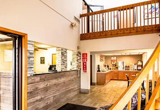 More Photos Of 920 14th St SE, Watertown Hotel For Sale