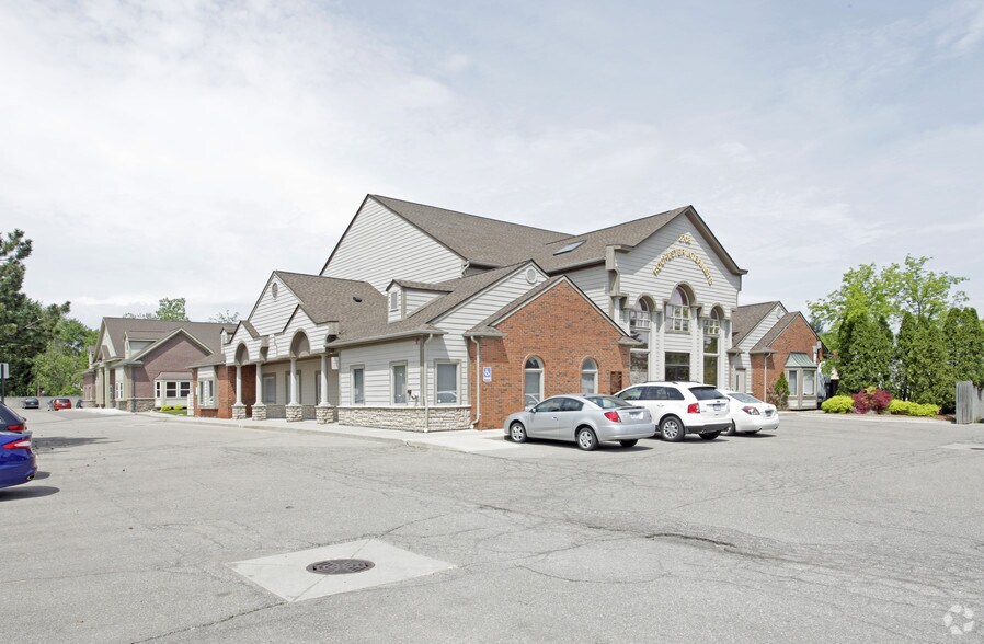 Primary Photo Of 2708 S Rochester Rd, Rochester Hills Medical For Sale