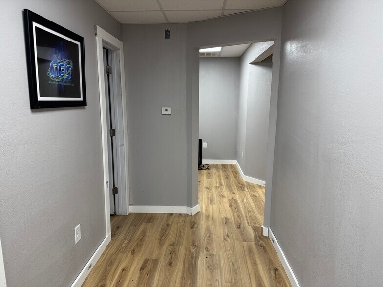 More Photos Of 9809 Mann Rd, Little Rock Warehouse For Sale
