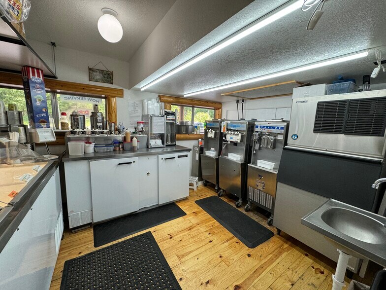 More Photos Of 482 N Sage Lake Rd, Hale Freestanding For Sale