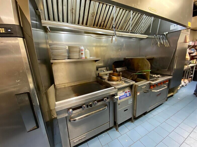 More Photos Of 220 Main, Ishpeming Restaurant For Sale