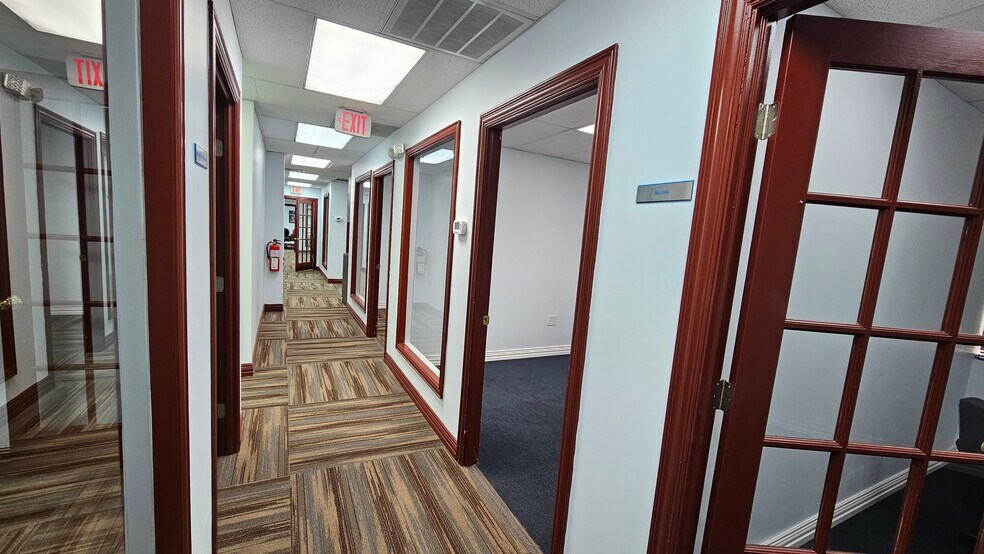 More Photos Of 375 Municipal Dr, Richardson Office For Sale