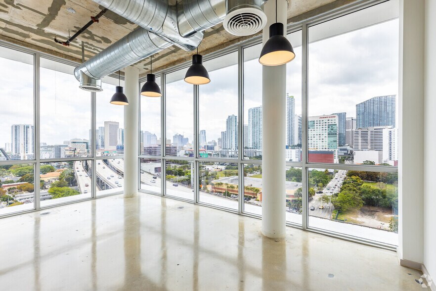 More Photos Of 420 SW 7th St, Miami Office For Lease
