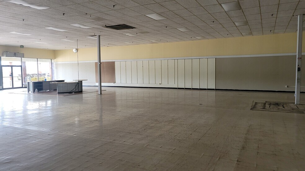 More Photos Of 5851 Highway 431, Albertville Unknown For Lease