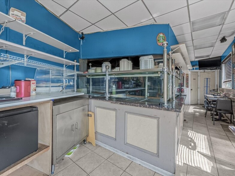 More Photos Of 6 E Barclay St, Hicksville Apartments For Lease