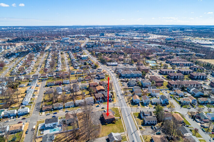 More Photos Of 894 Green St, Iselin Office For Sale