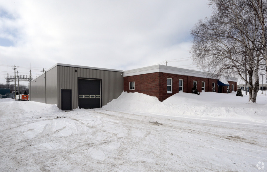 Primary Photo Of 430 Conestogo Rd, Waterloo Manufacturing For Lease