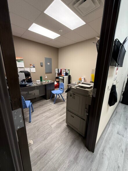 More Photos Of 1351 N Zaragoza Rd, El Paso Office For Sale