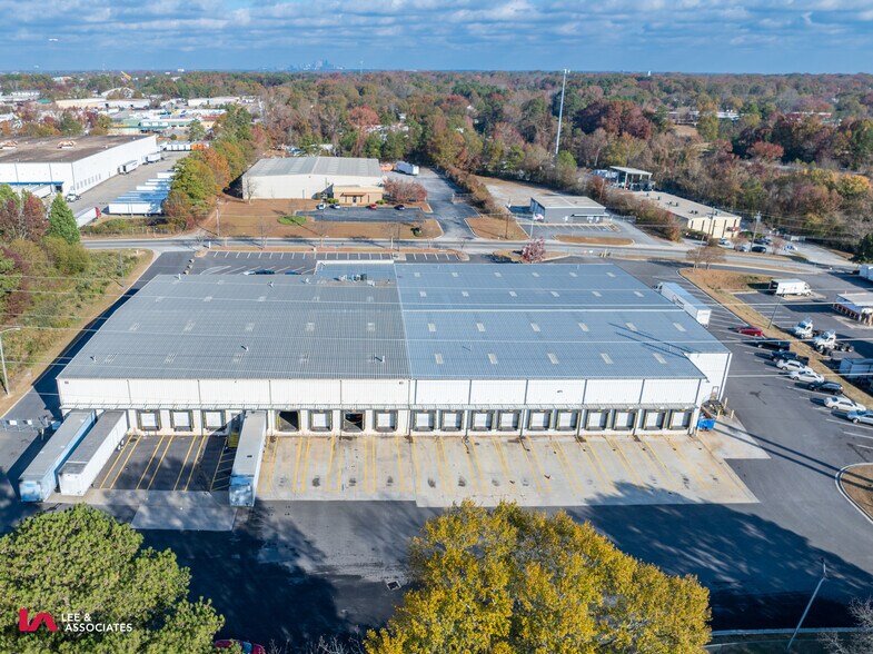 More Photos Of 309 Cash Memorial Blvd, Forest Park Distribution For Lease