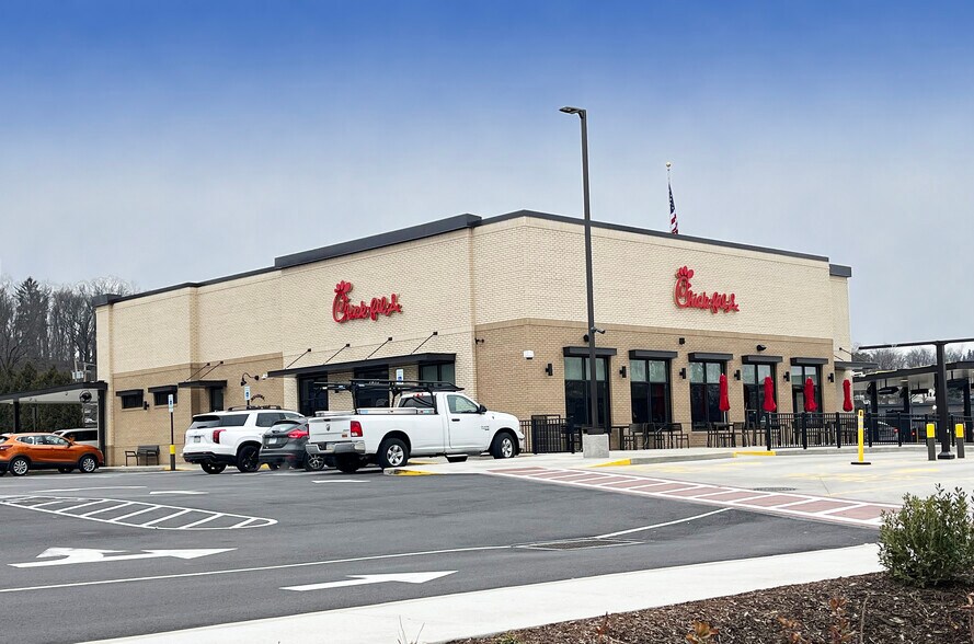 More Photos Of 2830-2832 Gracy Center Way, Coraopolis Unknown For Lease