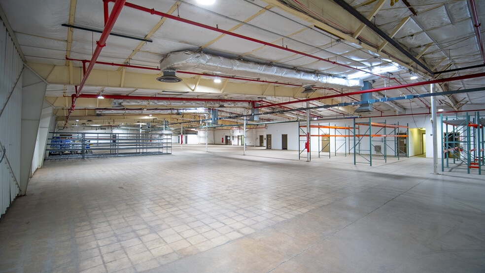 More Photos Of 901 Home St, Rushford Manufacturing For Sale