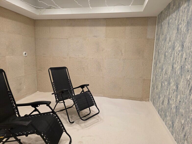 More Photos Of 23 Plantation Park Dr, Bluffton Office For Sale