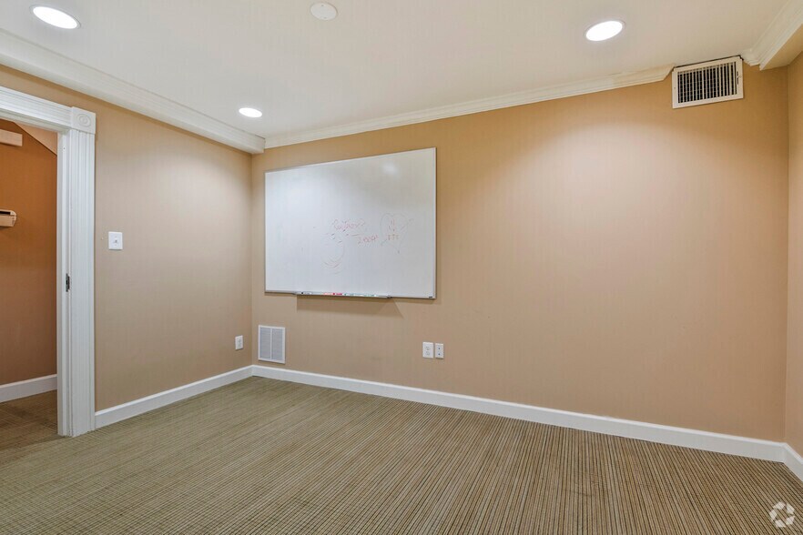 More Photos Of 1906 Sunderland Pl NW, Washington Office Residential For Sale