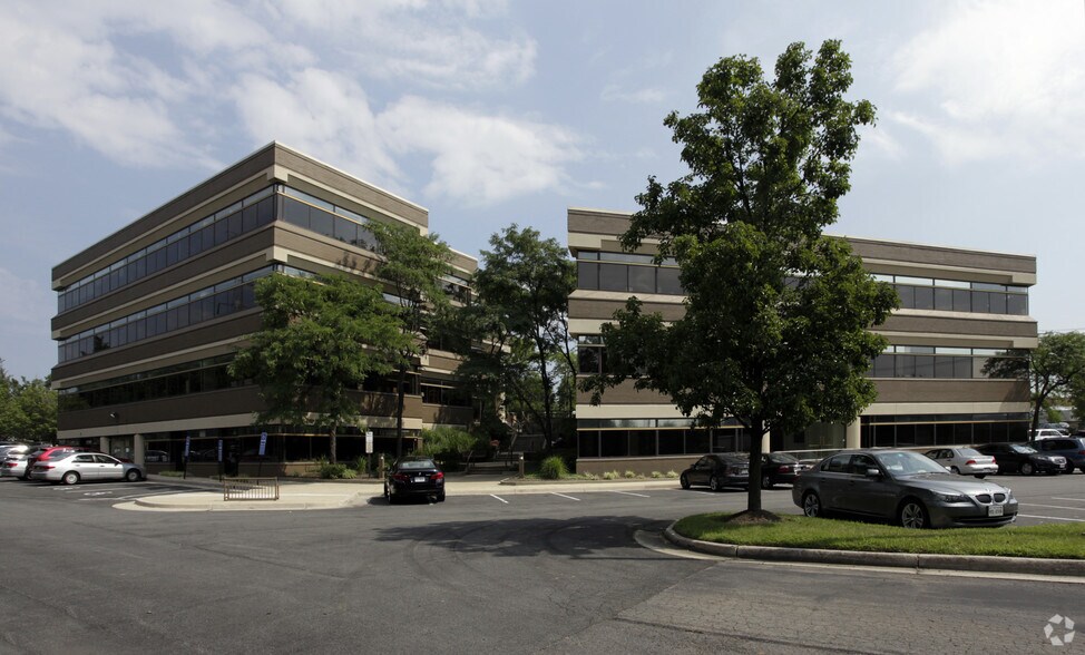 Primary Photo Of 585 Grove St, Herndon Office For Lease