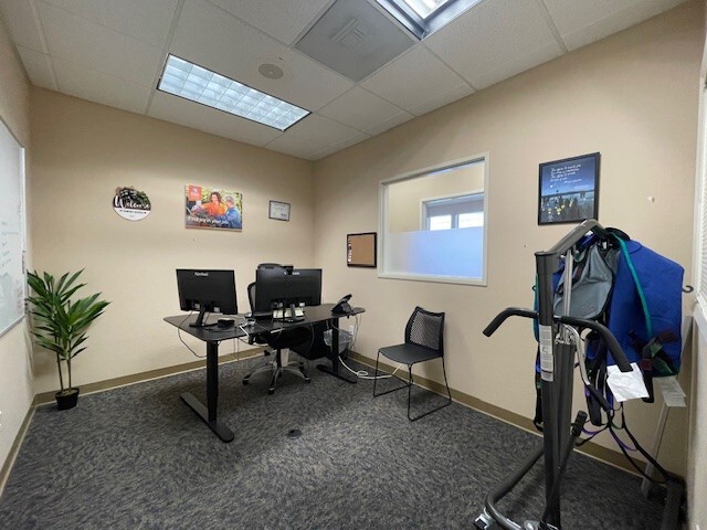 More Photos Of 91 Cernon St, Vacaville Office For Lease