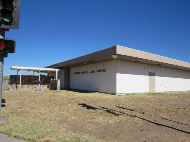 More Photos Of 500 N Broadway Ave, Blythe Medical For Sale