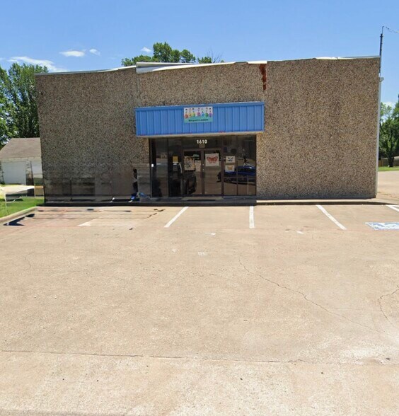 More Photos Of 1610 Wynn Joyce Rd, Garland Freestanding For Sale