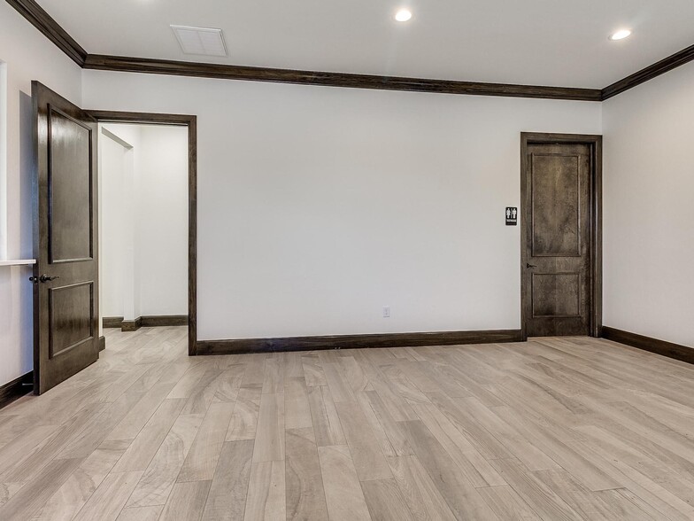 More Photos Of 17933 N Pennsylvania Ave, Edmond Office For Sale