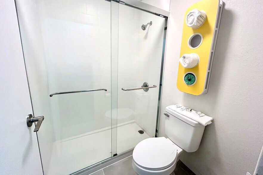 More Photos Of 1035 Fortner Rd, Metter Hotel For Sale