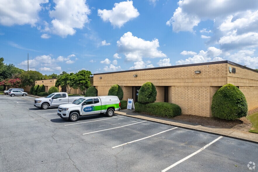 More Photos Of 4025 Pleasantdale Rd, Doraville Light Distribution For Lease