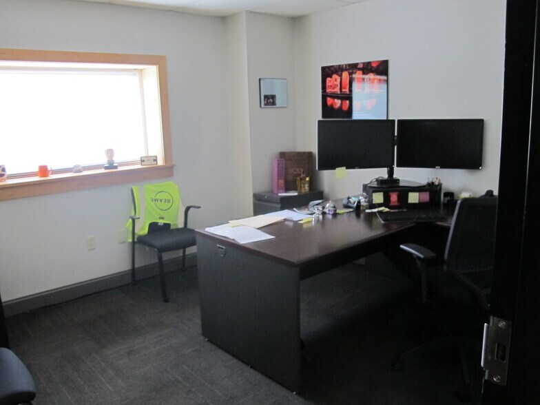 More Photos Of 425 E Front St, Lititz Warehouse For Lease