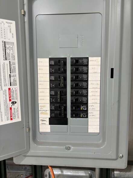 More Photos Of 2785 Klondike Rd, West Lafayette Showroom For Lease