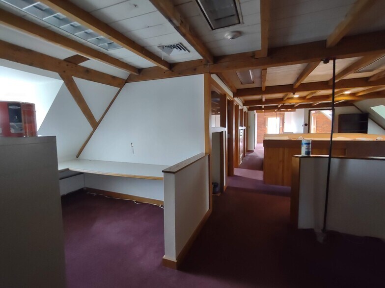 More Photos Of 1 Mill Plz, Laconia Office For Sale
