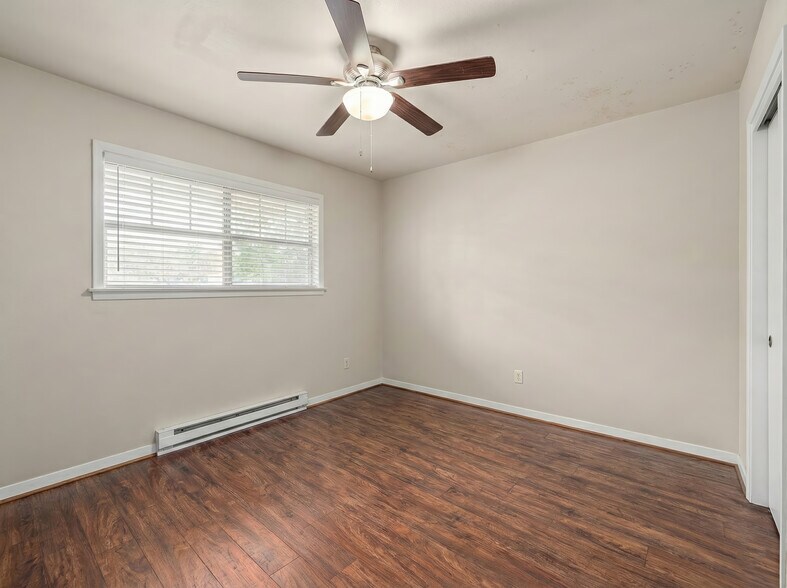 More Photos Of 401 E Main St, Brenham Apartments For Sale