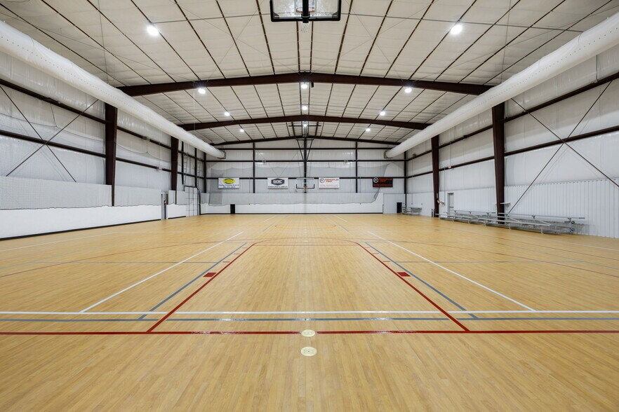 More Photos Of 3312 Schlipf Rd, Katy Sports And Entertainment For Lease