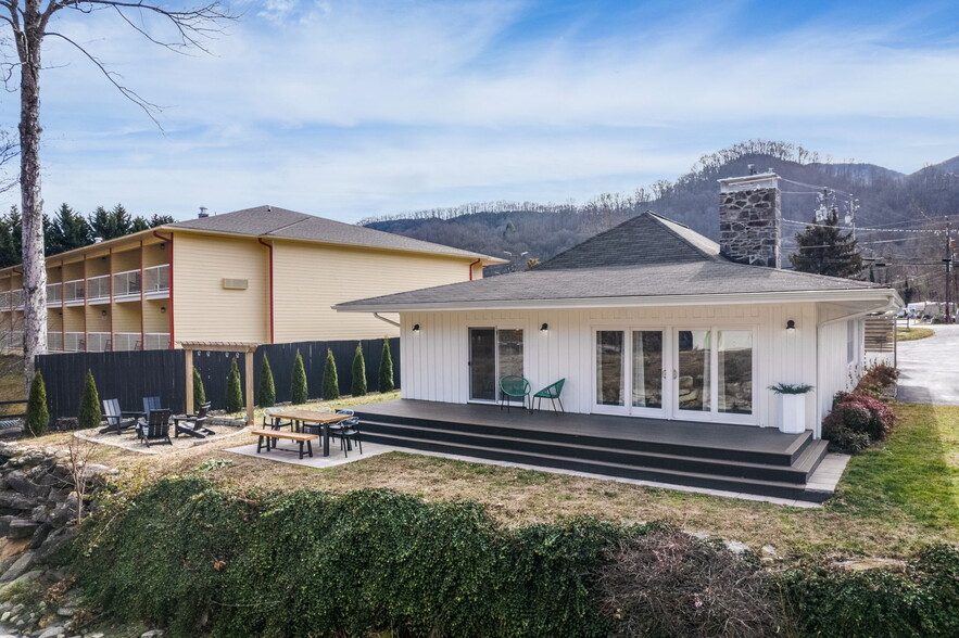 More Photos Of 4102 Soco Rd, Maggie Valley Hotel For Sale