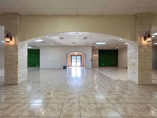 More Photos Of 819 Los Presidentes Ave, Laredo Storefront Retail Office For Sale
