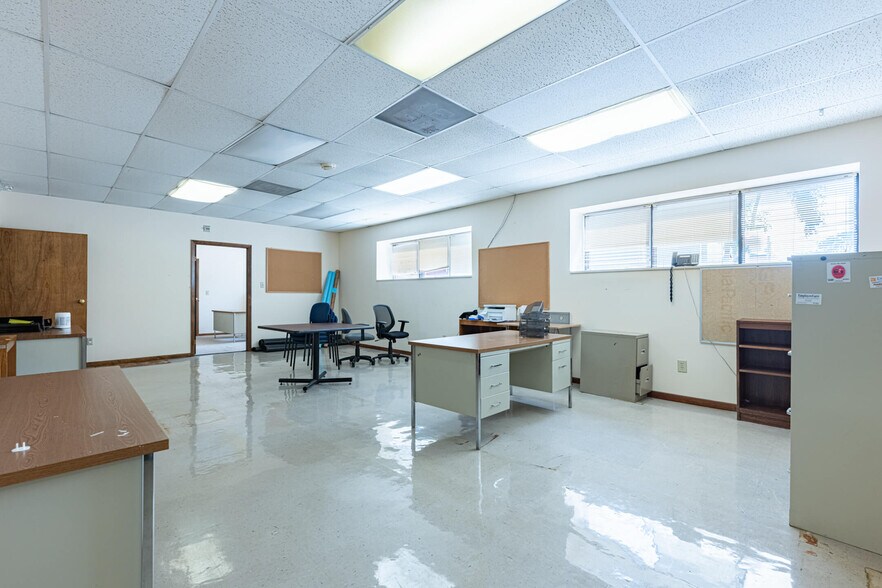 More Photos Of 511-517 Steele Ave, Dayton Storefront Retail Office For Lease