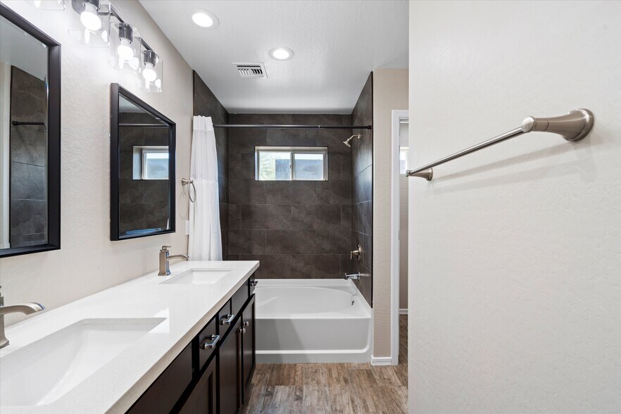 More Photos Of , Phoenix Multifamily For Sale