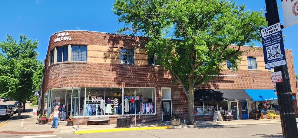 More Photos Of 34-50 Water St, Excelsior General Retail For Lease