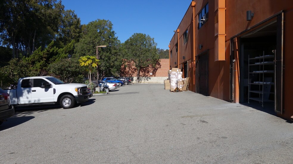 More Photos Of 1455 Monterey Pass Rd, Monterey Park Office Residential For Lease