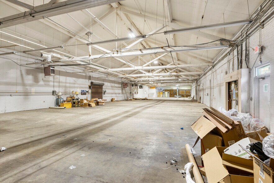 More Photos Of 200 E 2nd Ave, Rome Warehouse For Lease
