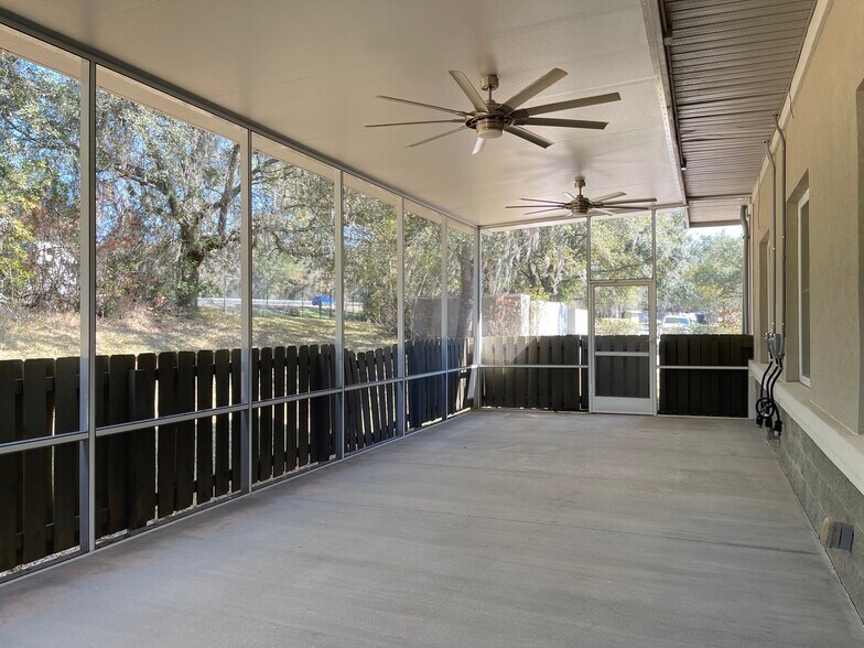 More Photos Of 1701 NW 80th Blvd, Gainesville Office For Sale