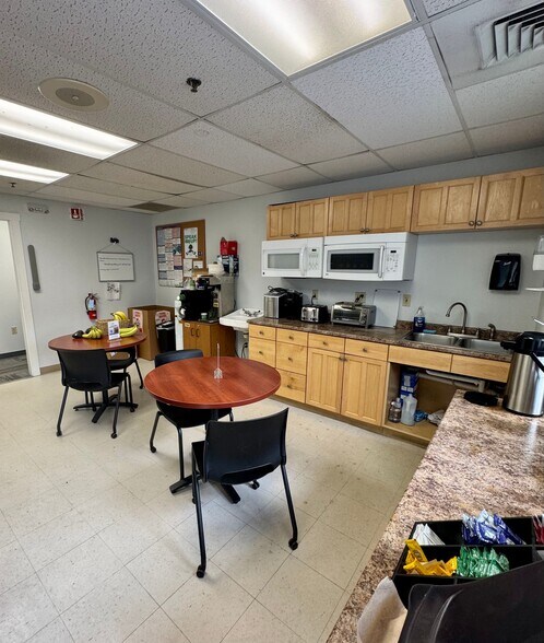 More Photos Of 12 Commerce Ave, West Lebanon Flex For Lease