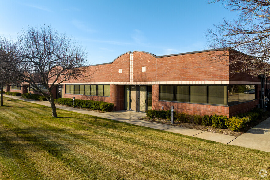 Primary Photo Of 35409-35429 Schoenherr Rd, Sterling Heights Office For Lease