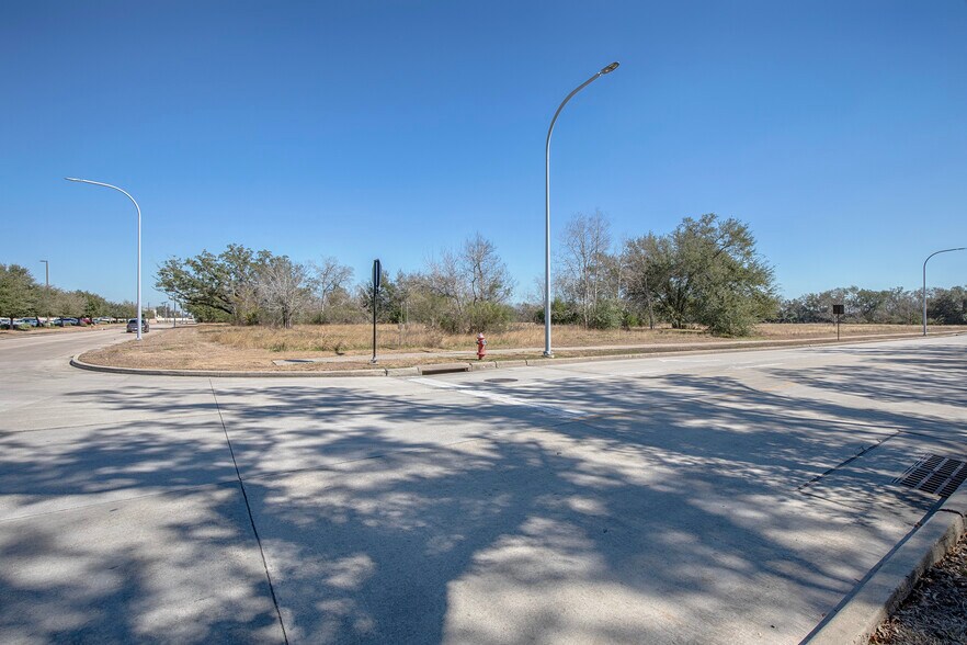 More Photos Of I-45 & Jasmine Ave, Webster Land For Sale