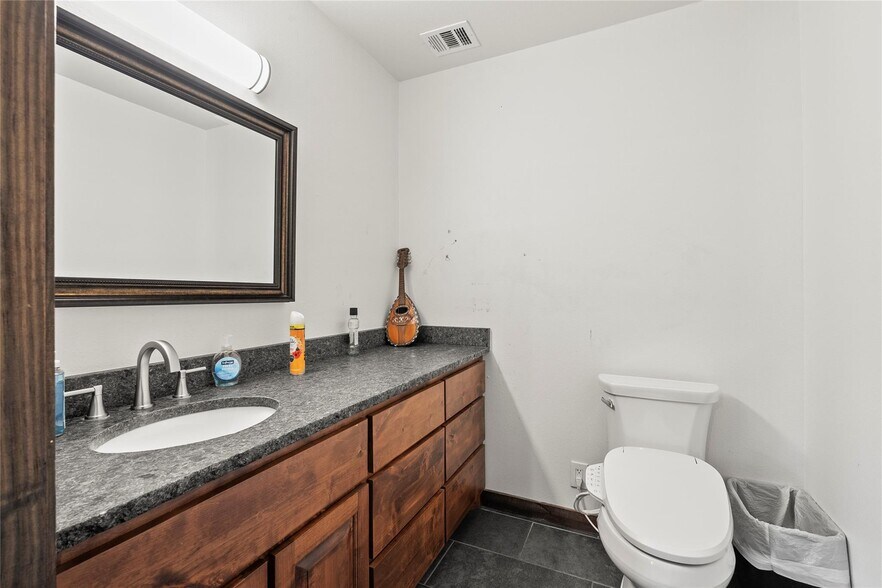 More Photos Of 600-608 FM 981, Blue Ridge Warehouse For Sale