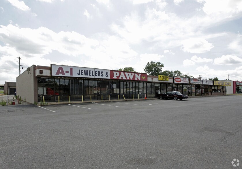 More Photos Of 3711-3721 Lamar Ave, Memphis Freestanding For Sale