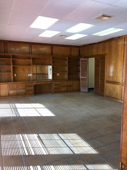 More Photos Of 1310 I-10 S, Beaumont Medical For Lease