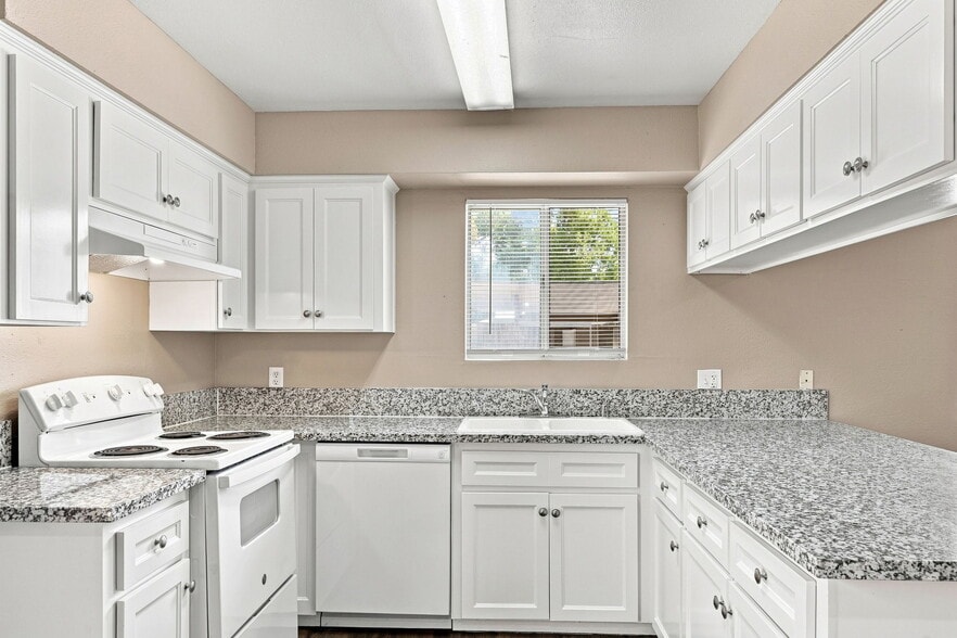 More Photos Of 1262 N Marks Ave, Fresno Apartments For Sale