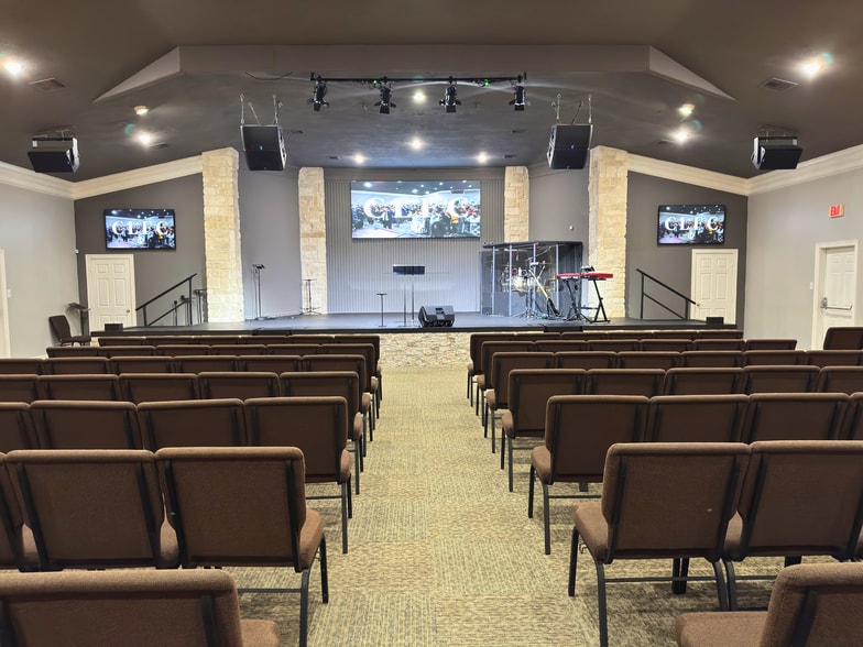 More Photos Of 618 Baca St, Houston Religious Facility For Sale
